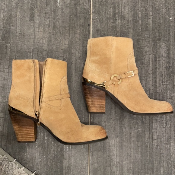 VINCE CAMUTO GREGGER BOOTIE - Picture 9 of 9